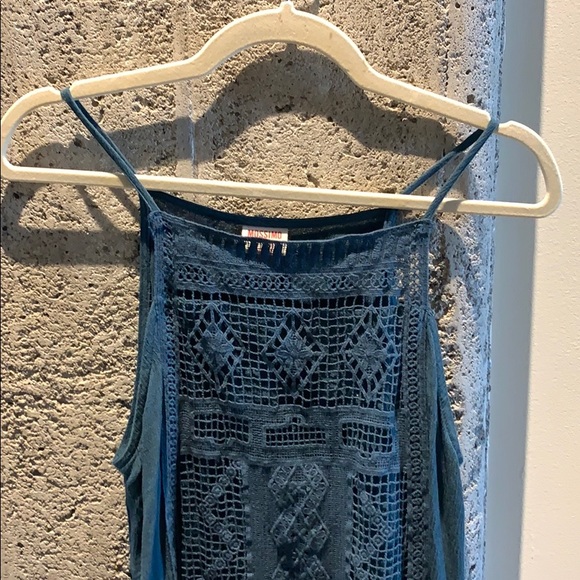 Top - Picture 2 of 4